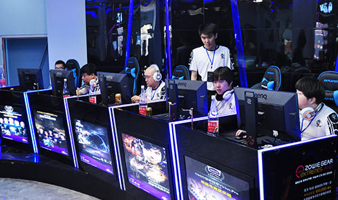 中场和后防 中场和后防